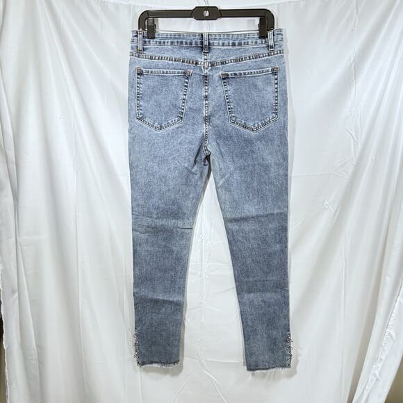 POL Distressed Cropped Jeans Silver Ring Hem Women’s Size Large - Picture 4 of 10